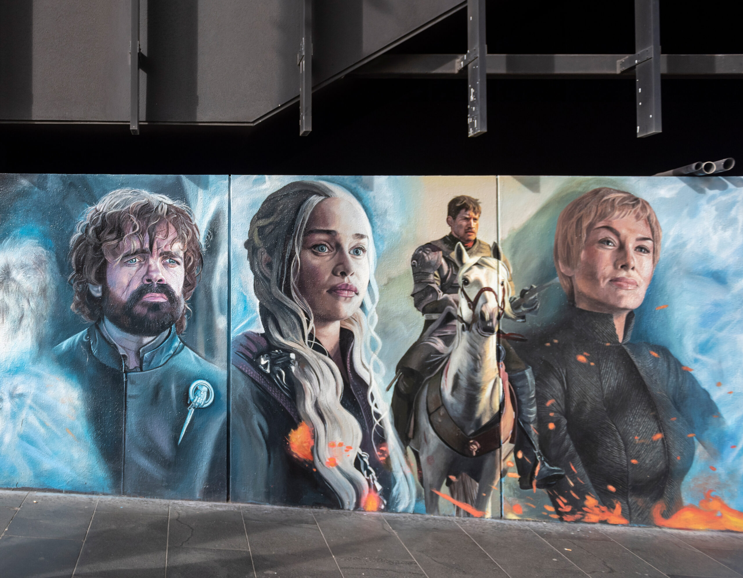 Eine bemalte Wand mit Game of Thrones Stars