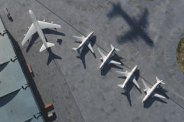 Jetlag vermeiden: Flugzeuge am Flughafen von oben