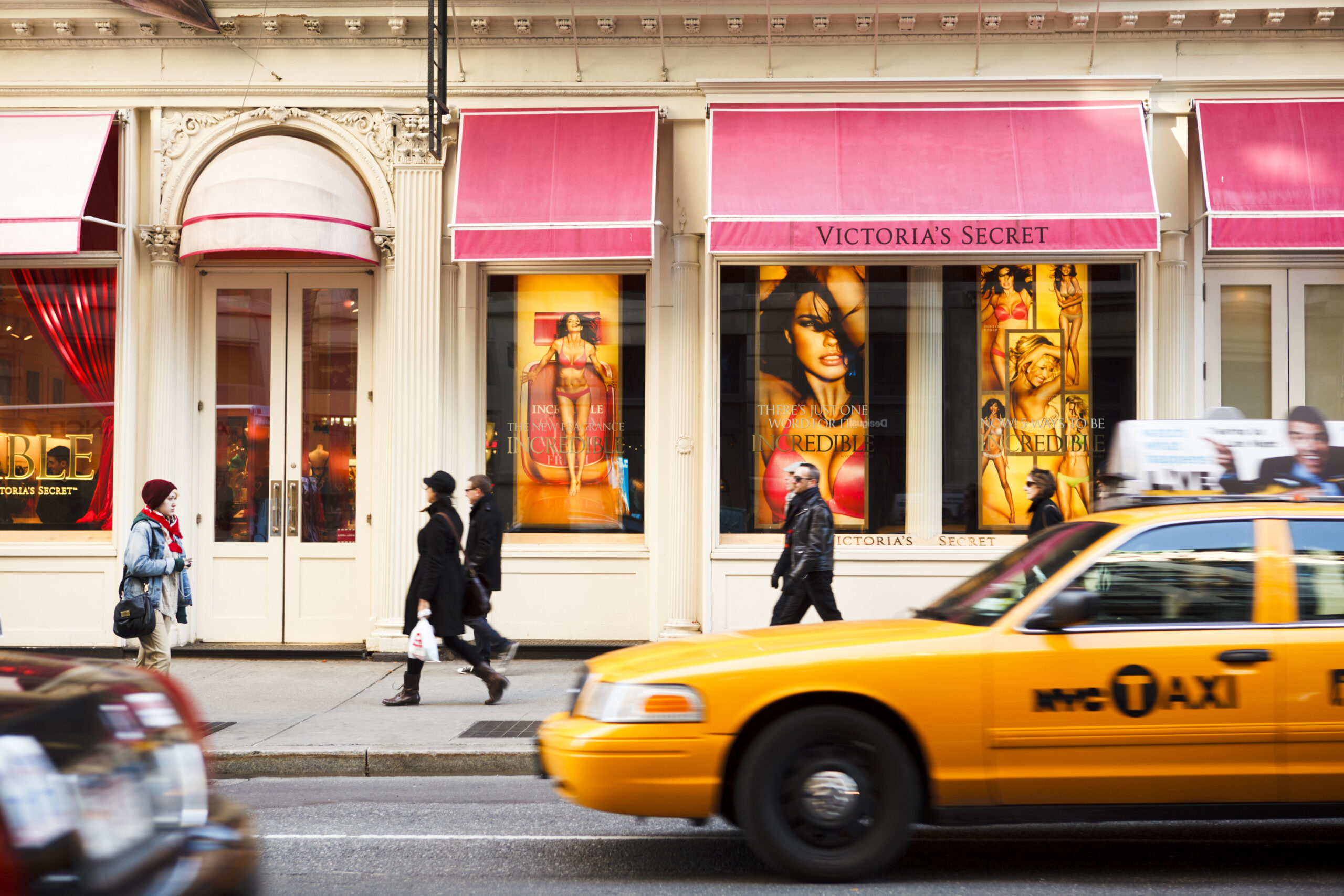 Victoria's Secret Shop in New York Taxi