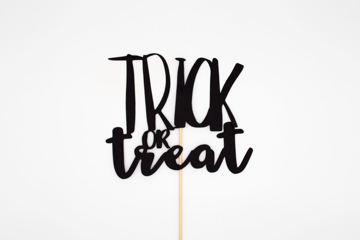 Trick or Treat Halloween-Deko schwarzer Schriftzug