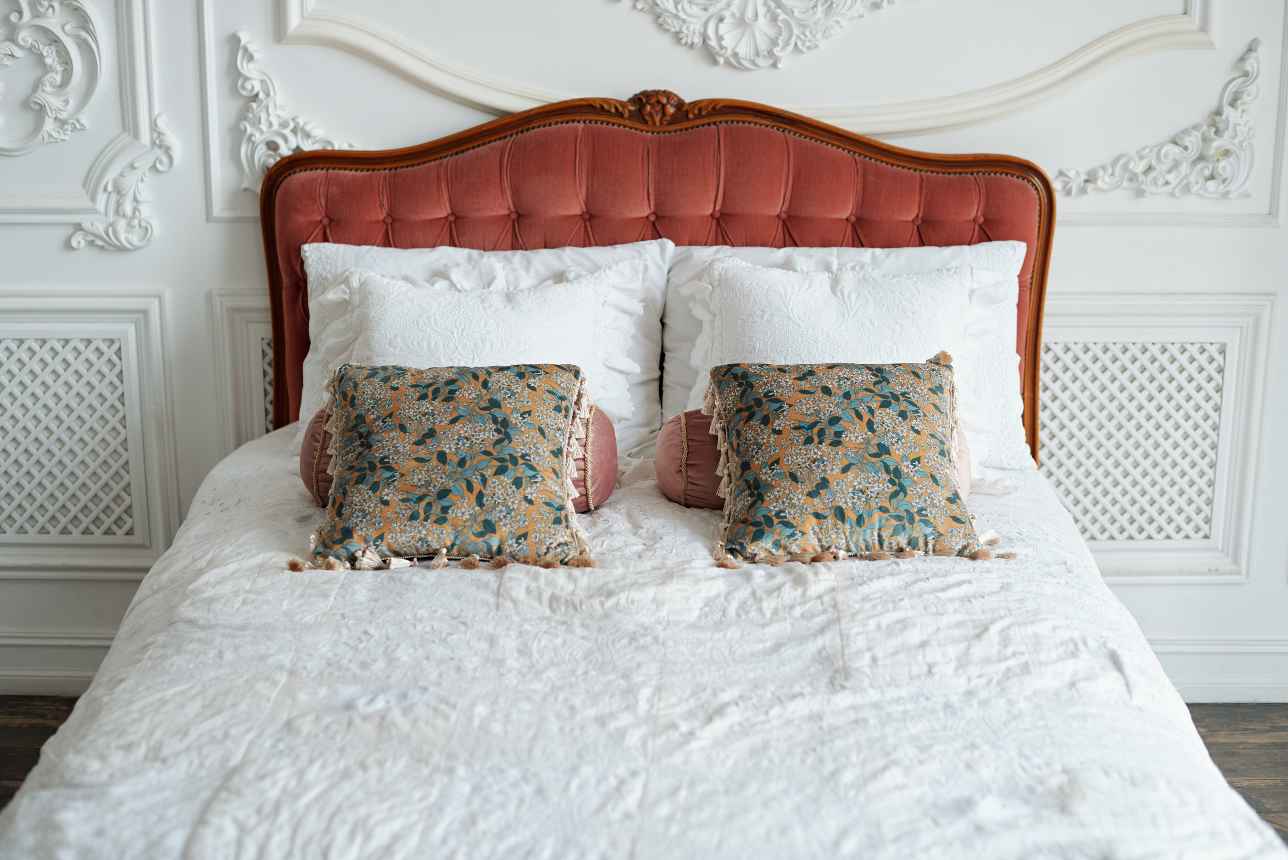 Bettwanzen Prävention: elegantes französisches Hotelbett